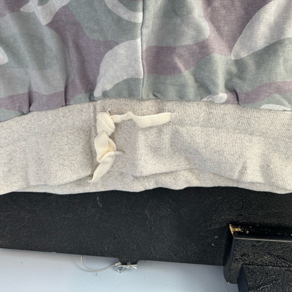 NEW! Never worn camouflage comfy joggers. Standout! - Picture 7 of 9